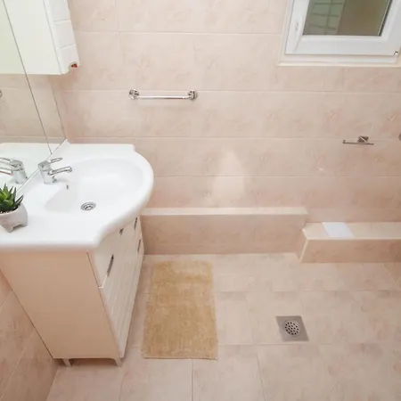 Kristina 아파트 *