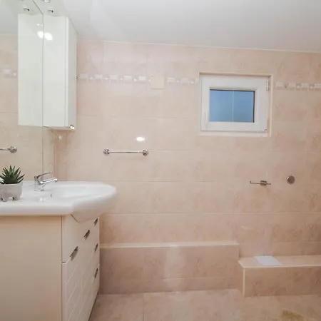 아파트 Kristina Tribalj